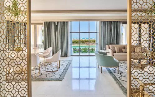 middle-east-holidays-abu-dhabi-rixos-premium-saadiyat-island-hotel-club-villa-master-bedroom